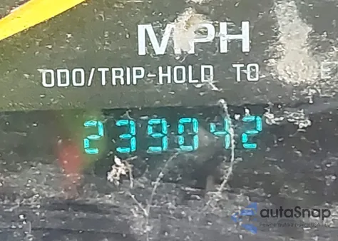 2000 Chevrolet Blazer Ls from USA, damaged, VIN 1GNCS18W1YK293937